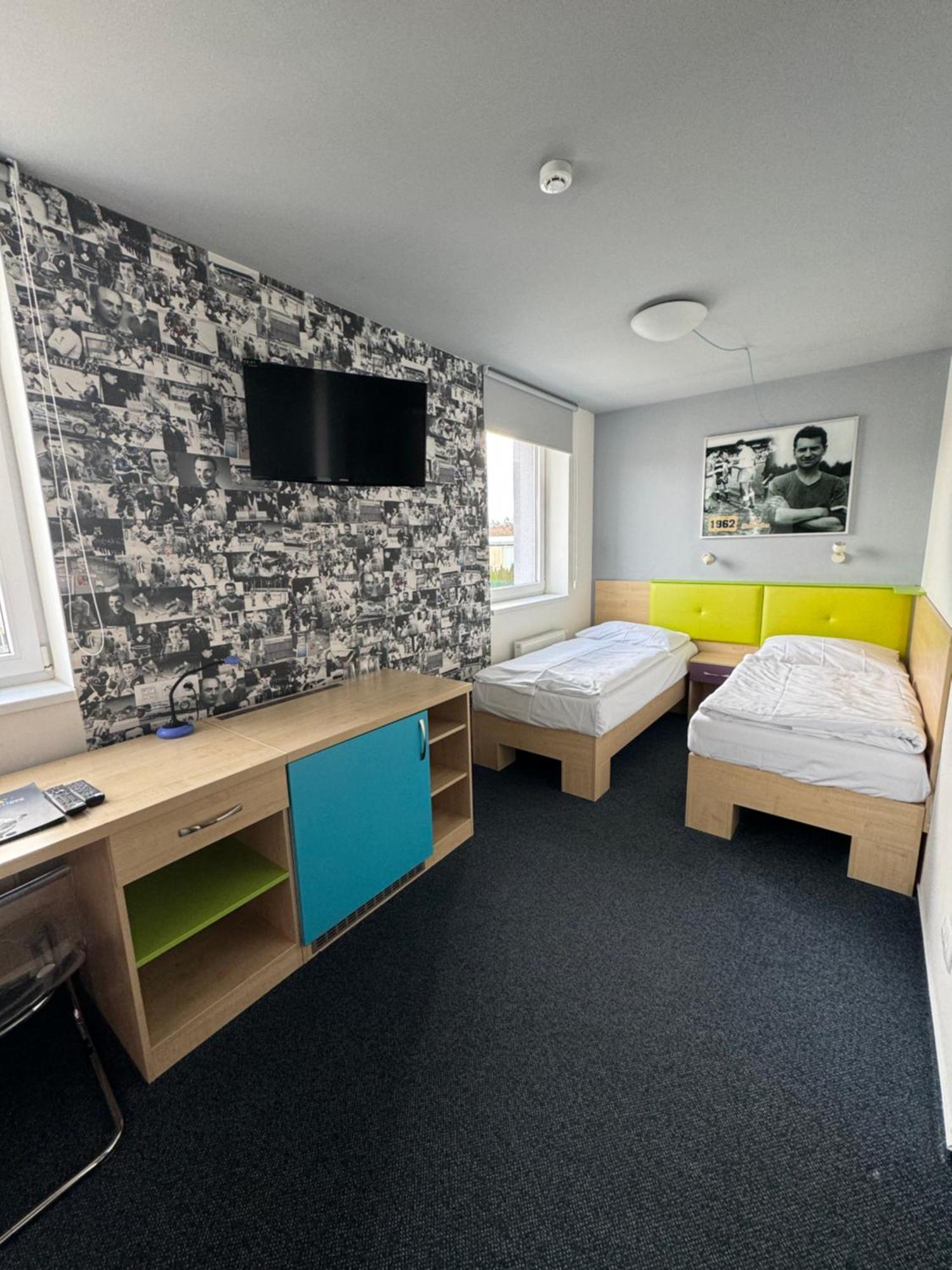 Sport Hotel Sletiste Kladno Exterior foto