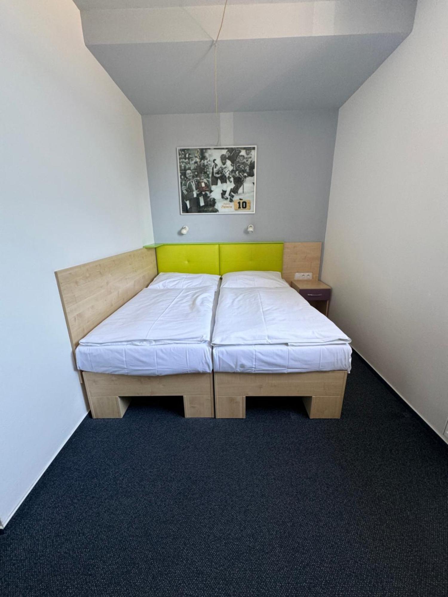 Sport Hotel Sletiste Kladno Exterior foto