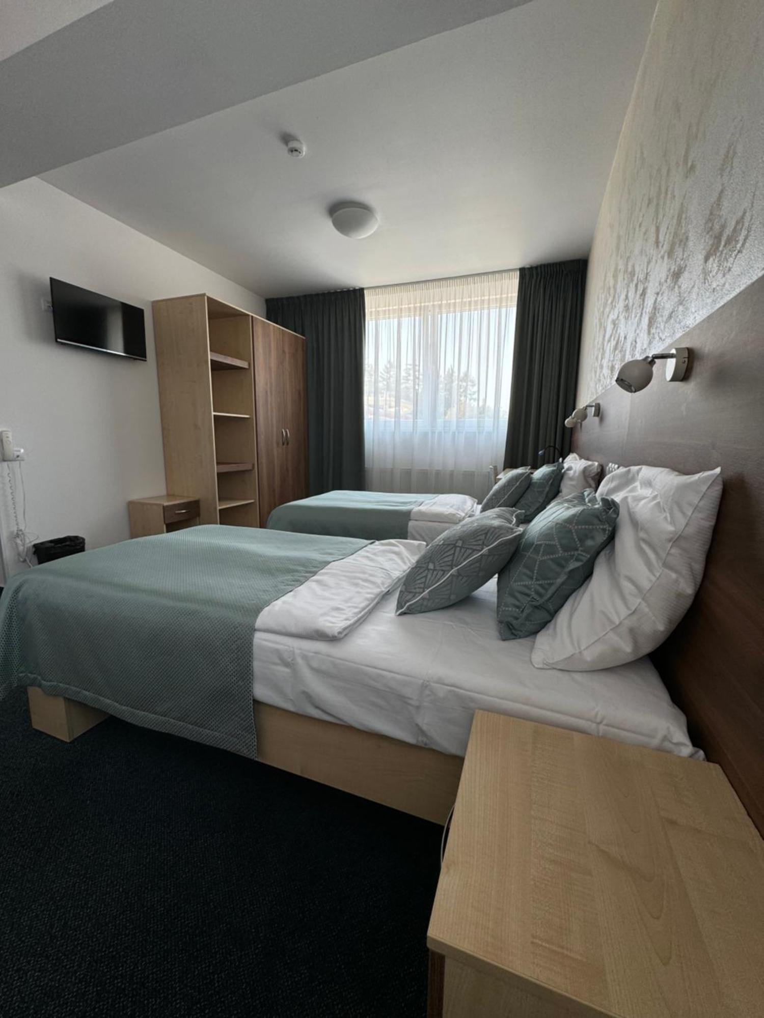 Sport Hotel Sletiste Kladno Exterior foto