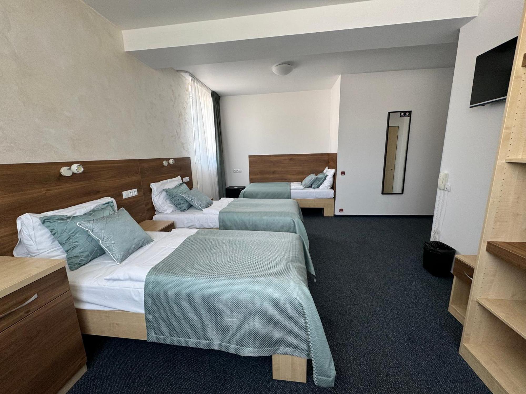 Sport Hotel Sletiste Kladno Exterior foto