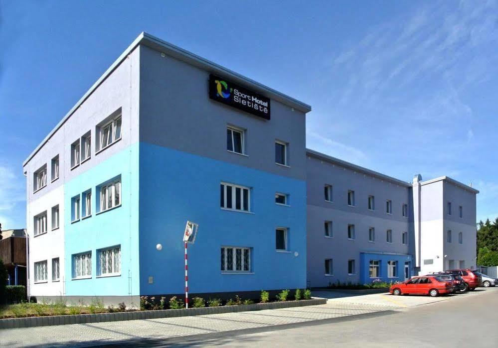 Sport Hotel Sletiste Kladno Exterior foto